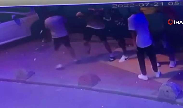 Taksim’de Norveç vatandaşı genci darbedip gasbettiler!
