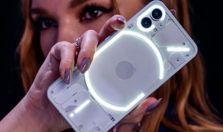Tasarımıyla farklı olan Nothing Phone(1) Türkiye’de satışa çıktı