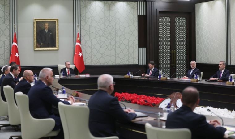 Yeni dönemin ilk kabine toplantısı başladı: İşte masadan ilk kare…