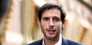 AB yönetiminde Timmermans’tan boşalan koltuğa Hoekstra geliyor