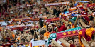 Galatasaray taraftarından sessiz protesto
