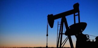 Brent petrolün varil fiyatı yılın ilk çeyreğinde yüzde 12 arttı