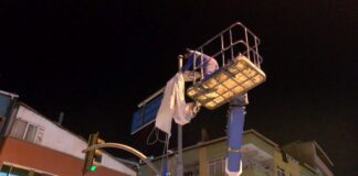 Seçim yasakları ile birlikte parti bayrakları ve afişler toplandı